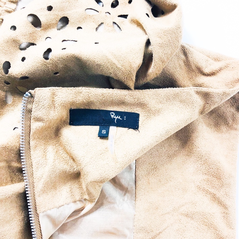 ModCloth | Ryu Suede Mini Skirt - Picture 5 of 5